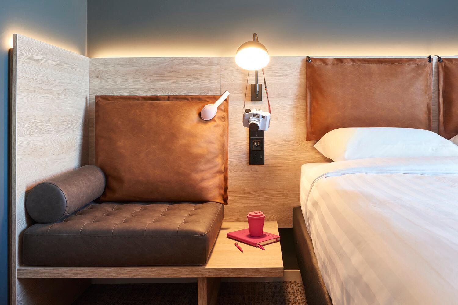Moxy Brussels City Center Ixelles Exterior photo