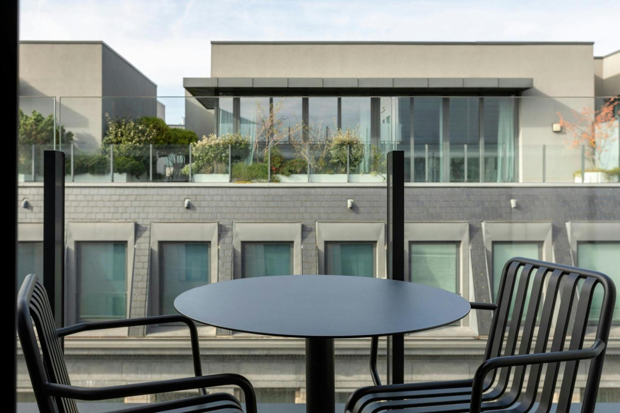 Moxy Brussels City Center Ixelles Exterior photo