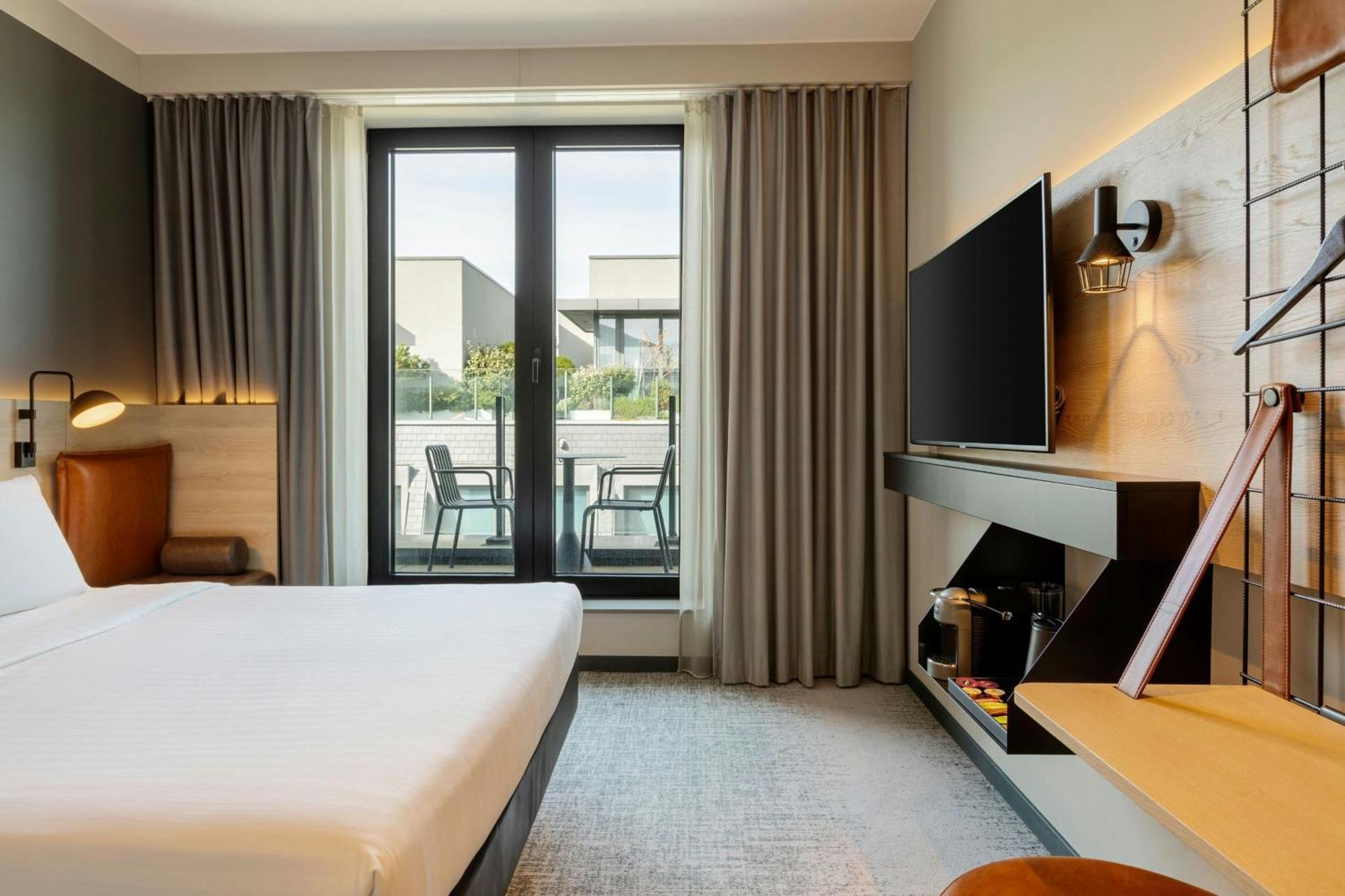 Moxy Brussels City Center Ixelles Exterior photo