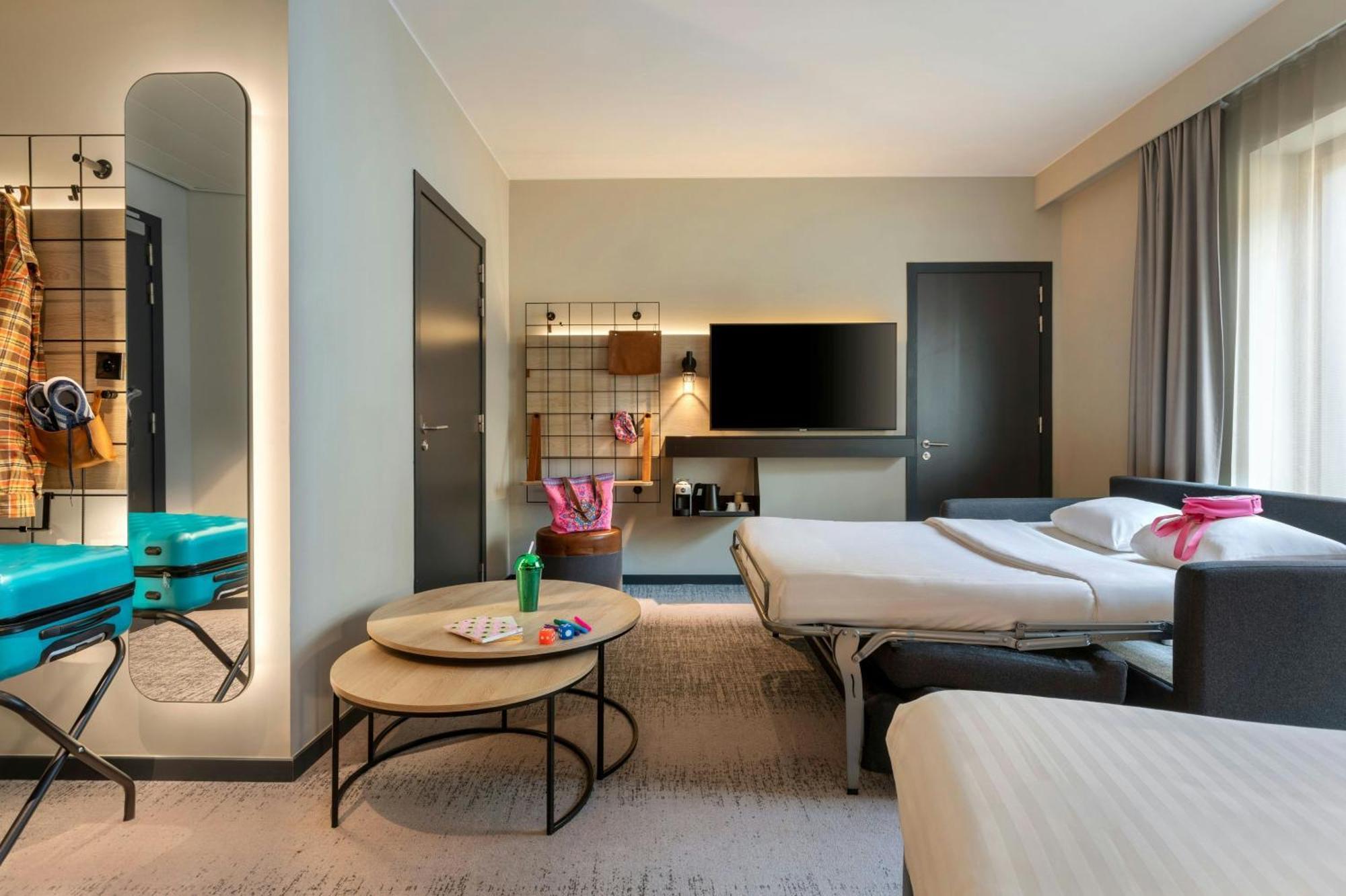 Moxy Brussels City Center Ixelles Exterior photo