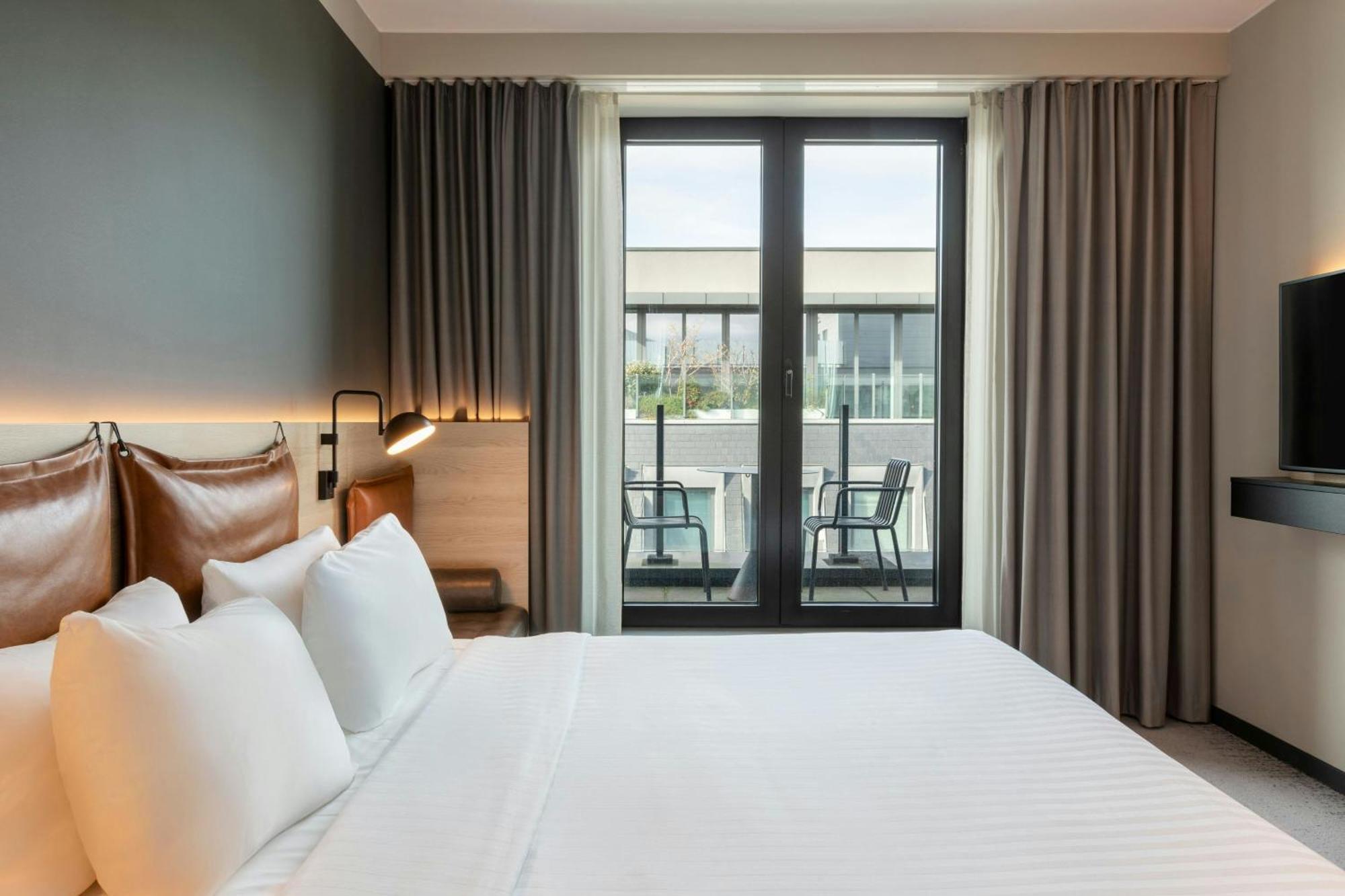 Moxy Brussels City Center Ixelles Exterior photo